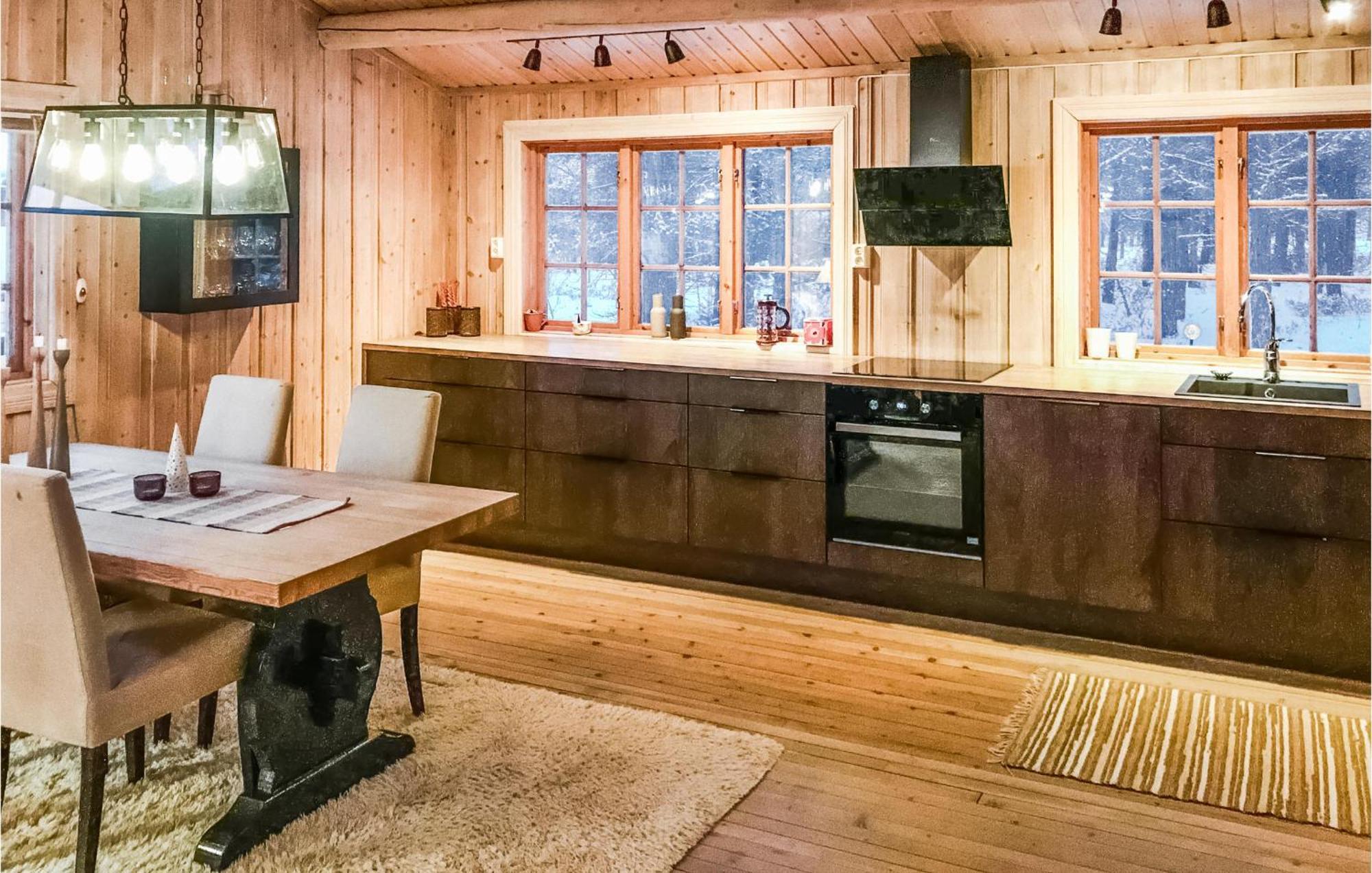 3 Bedroom Cozy Home In Røros Exteriör bild